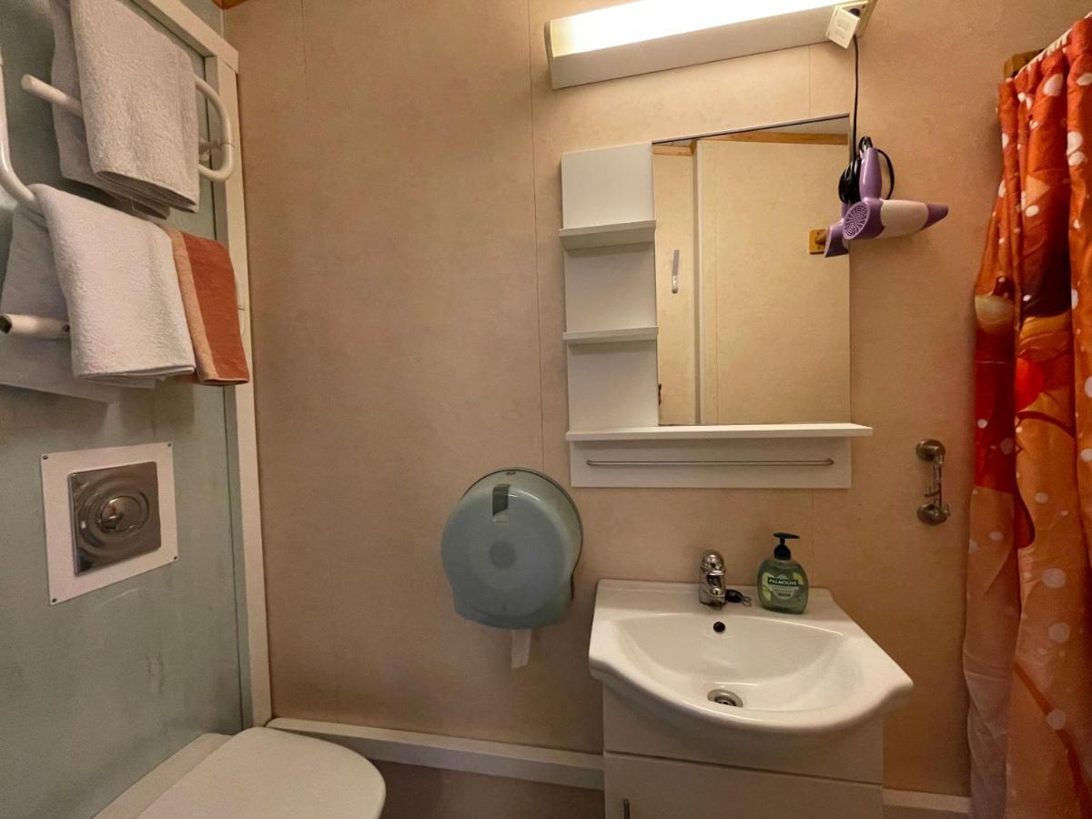 Skittenelv Lodge & Camping Tromsø Oda fotoğraf